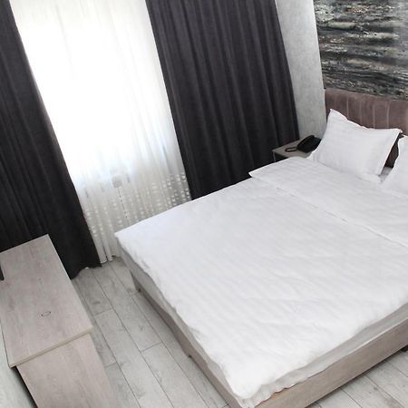 Artist Regenci Hotel Tachkent Extérieur photo