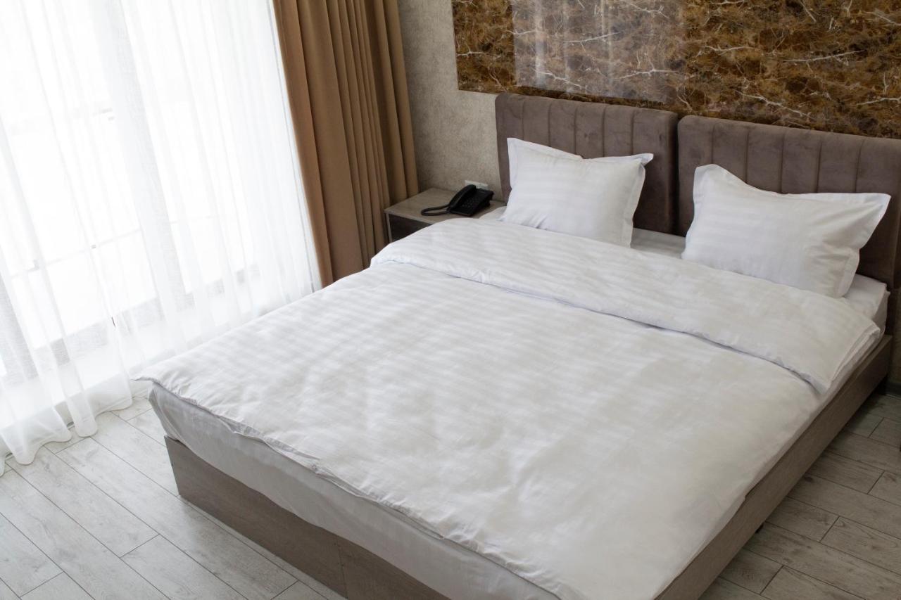Artist Regenci Hotel Tachkent Extérieur photo