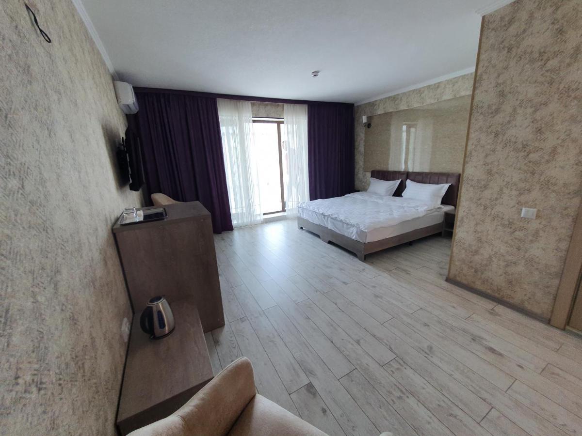 Artist Regenci Hotel Tachkent Extérieur photo