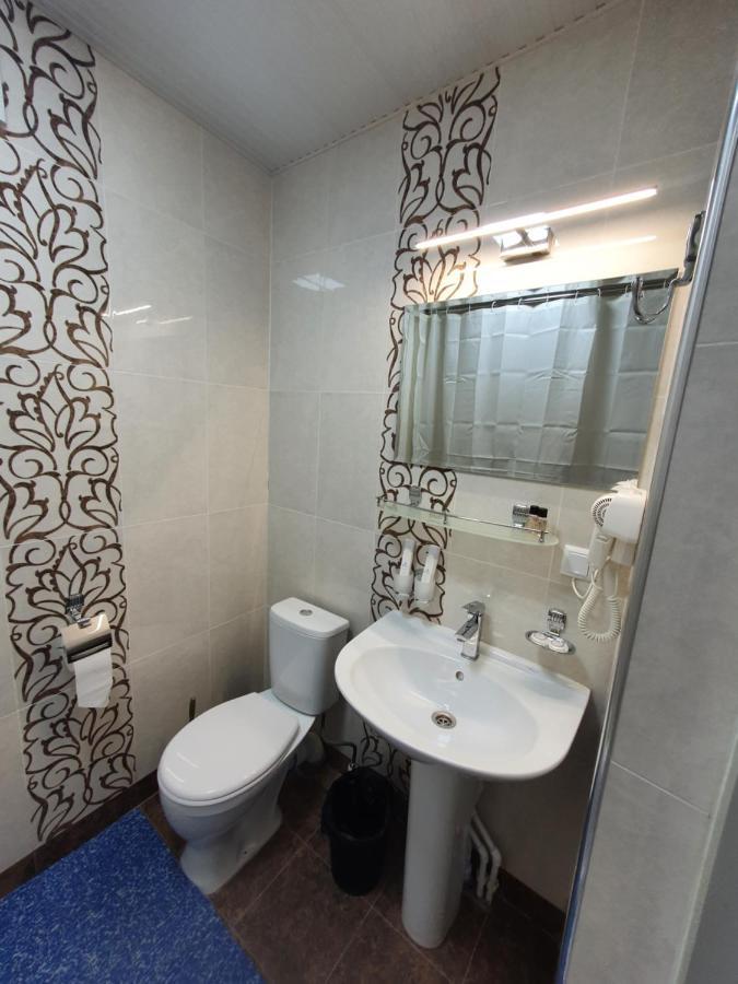 Artist Regenci Hotel Tachkent Extérieur photo