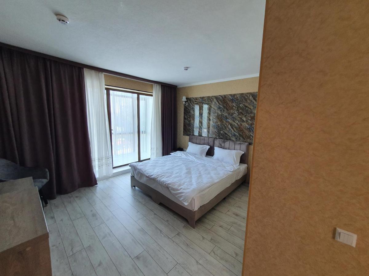 Artist Regenci Hotel Tachkent Extérieur photo