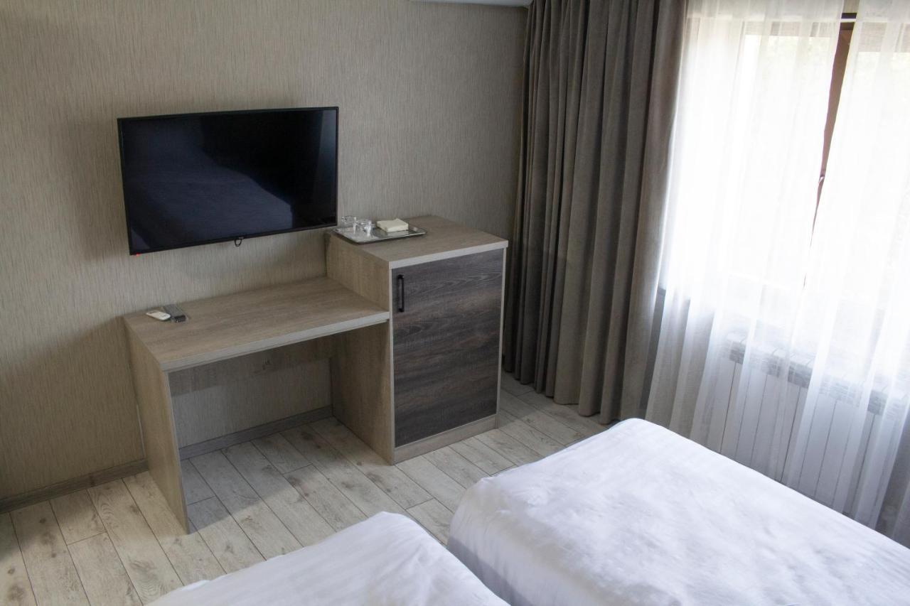 Artist Regenci Hotel Tachkent Extérieur photo