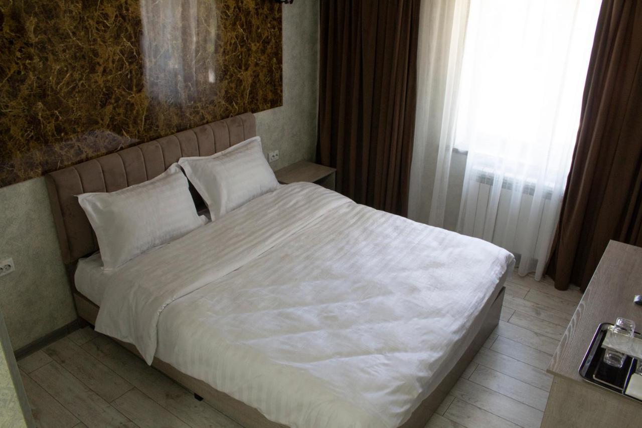 Artist Regenci Hotel Tachkent Extérieur photo