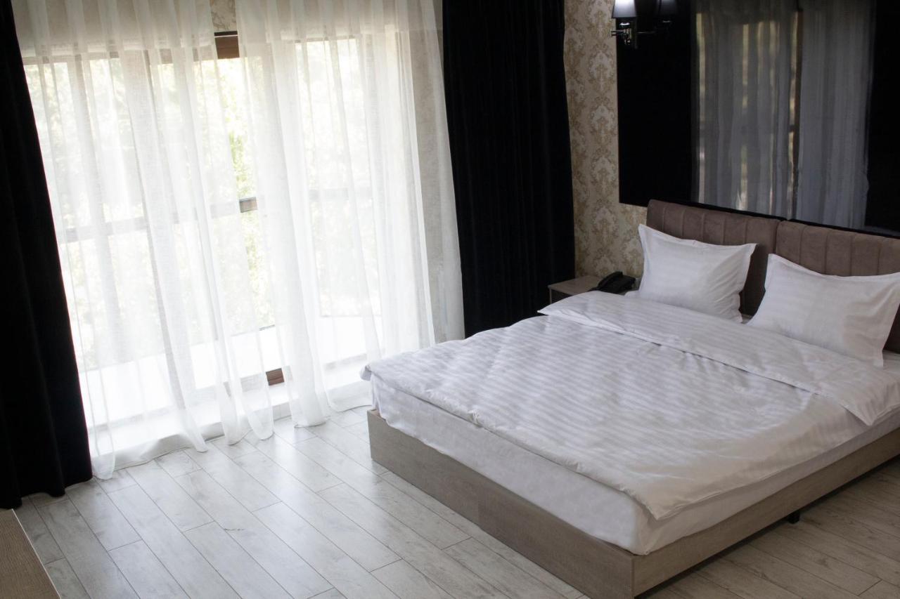 Artist Regenci Hotel Tachkent Extérieur photo